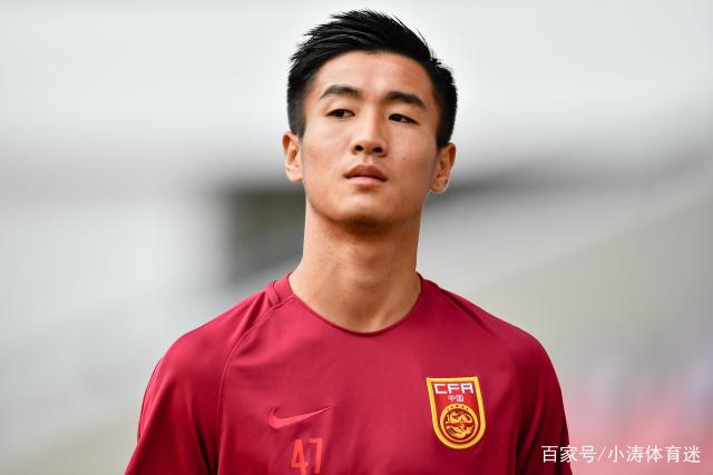 世体：阿根廷将身穿深蓝色客场球衣战英格兰，后者穿主场白色球衣